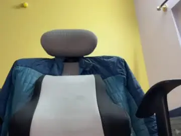 Chaturbate Free Porn Cam of bighandsomesatisfy