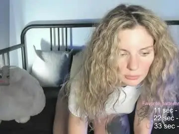 Chaturbate Live Sex Cam of kirasigmameow6969