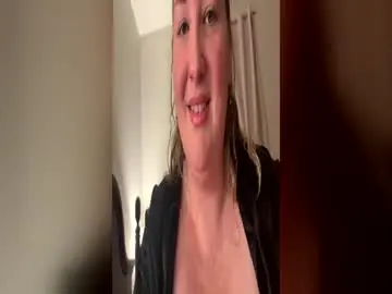 Chaturbate Live Sex Cam of livyourfantasy