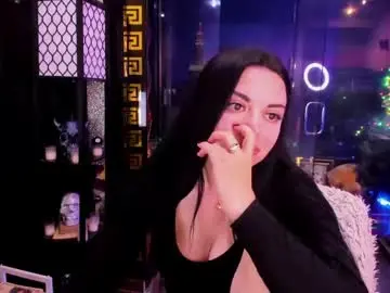 Chaturbate Live Sex Cam of alma_pearl