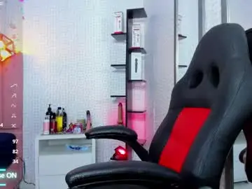 Chaturbate Live Sex Cam of carolinecastle