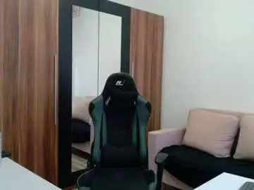 Chaturbate Live Sex Cam of darius_94