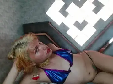 Chaturbate Live Sex Cam of helenashinegoldx