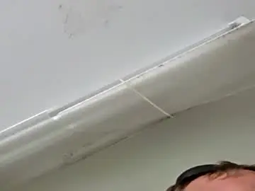 Chaturbate Live Sex Cam of shyguy220534