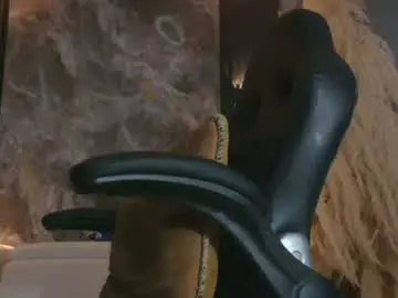 Chaturbate Sex Cam of camiloalvarezzz3