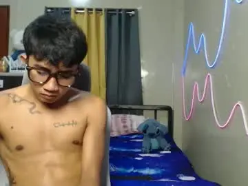 Chaturbate Live Sex Cam of ur_hottestjonny