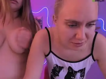 Chaturbate Live Sex Cam of dina_bloom