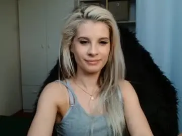 Chaturbate Live Sex Cam of kristineamore