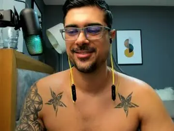 Chaturbate Live Sex Cam of adam_clarke