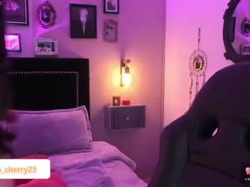 Chaturbate Live Sex of leah_cherry