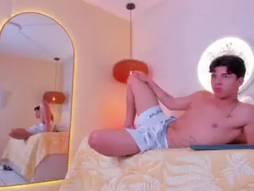 Chaturbate Live Porn of benjamin_more