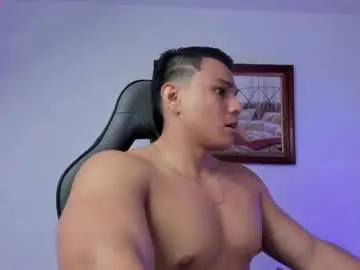 Chaturbate Live Sex Cam of roy__constance