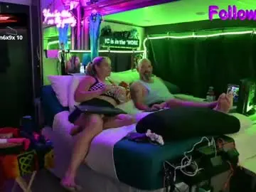 Chaturbate Live Porn of katycouple69