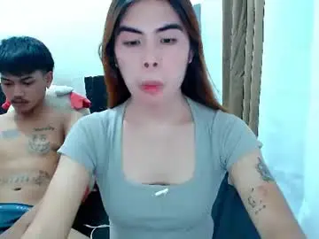 Chaturbate Adult Video Chat of mikhayla_and_zeus_room