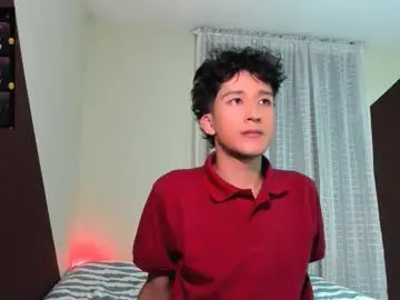 Chaturbate Free Live Porn of guy_veryhot1