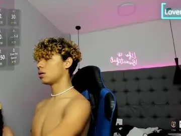 Chaturbate Free Porn Cam of scarletcherry18