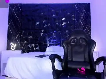 Chaturbate Live Sex Cam of alondrasoomer