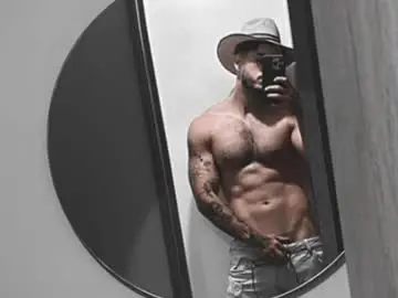 Chaturbate Live Sex Cam of noha_miler