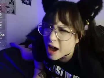 Chaturbate Live Sex Cam of midnightkitten_