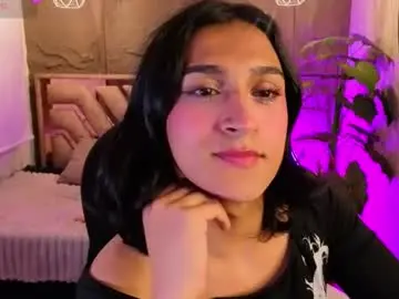 Chaturbate Live Sex Cam of zoee_kiss_