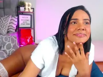 Chaturbate Live Sex Cam of regina1819
