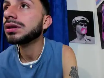 Chaturbate Live Sex Cam of santi_mateo