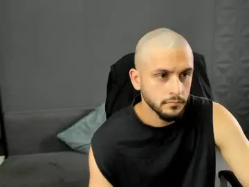 Chaturbate Live Sex Cam of troywade