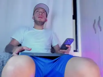 Chaturbate Nude Webcam of barrymichaels