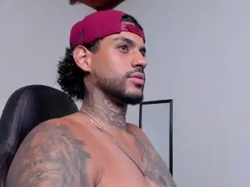 Chaturbate Live Porn of luigi1_