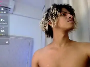 Chaturbate Live Sex Cam of vic_cooper
