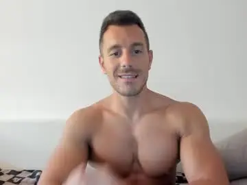 Chaturbate Live Sex Cam of roberto4ever