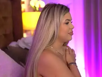 Chaturbate Sex Chat of sophieboobsx