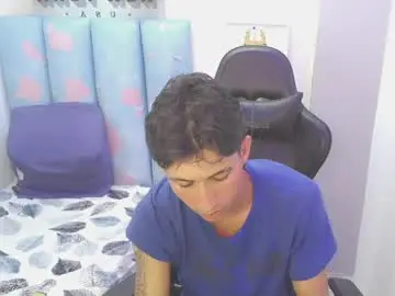 Chaturbate Live Sex Cam of liam_play