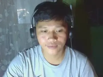 Chaturbate Live Porn of exotichugecock