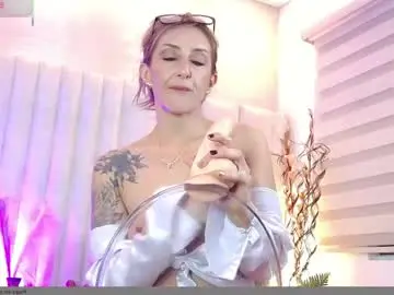Chaturbate Live Sex Cam of im_helina