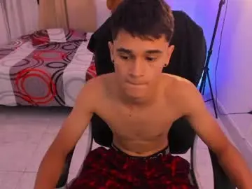 Chaturbate Sex Cam of aron_boyy