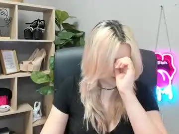 Chaturbate Watch Live Sex Cams of lilysweetxo