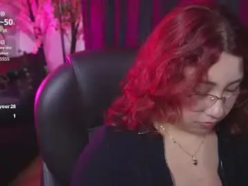 Chaturbate Live Sex Cam of littlee_red