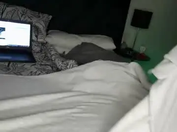 Chaturbate Live Sex Cam of daddyslittleebony