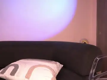 Chaturbate Live Sex Cam of violetta_swift_
