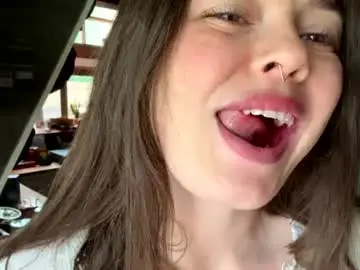 Chaturbate Live Sex Cam of emersoncane