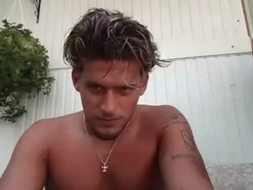 Chaturbate Live Sex of roberto_twink1