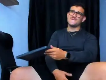 Chaturbate Watch Live Sex Cams of andrewdiaz_