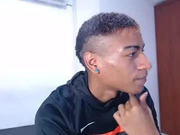 Chaturbate Adult Video Chat of derek_stone69