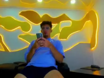 Chaturbate Watch Live Sex Cams of zeustrys