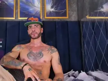 Chaturbate Free Porn Cam of darwin_horny2