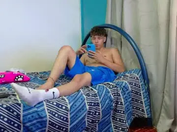 Chaturbate Free Live Porn of zackmontiel07