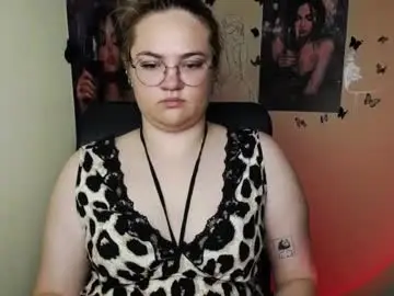 Chaturbate Live Sex Cam of redhotqueen1