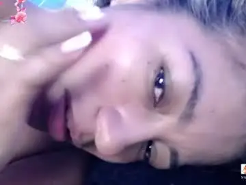 Chaturbate Sex Cam of ninatinydoll1