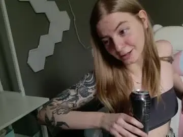Chaturbate Live Sex Cam of skyiswoke